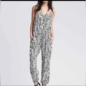 Banana Republic Black and White Leaf Print Spaghetti Strap Jumpsuit Size 4